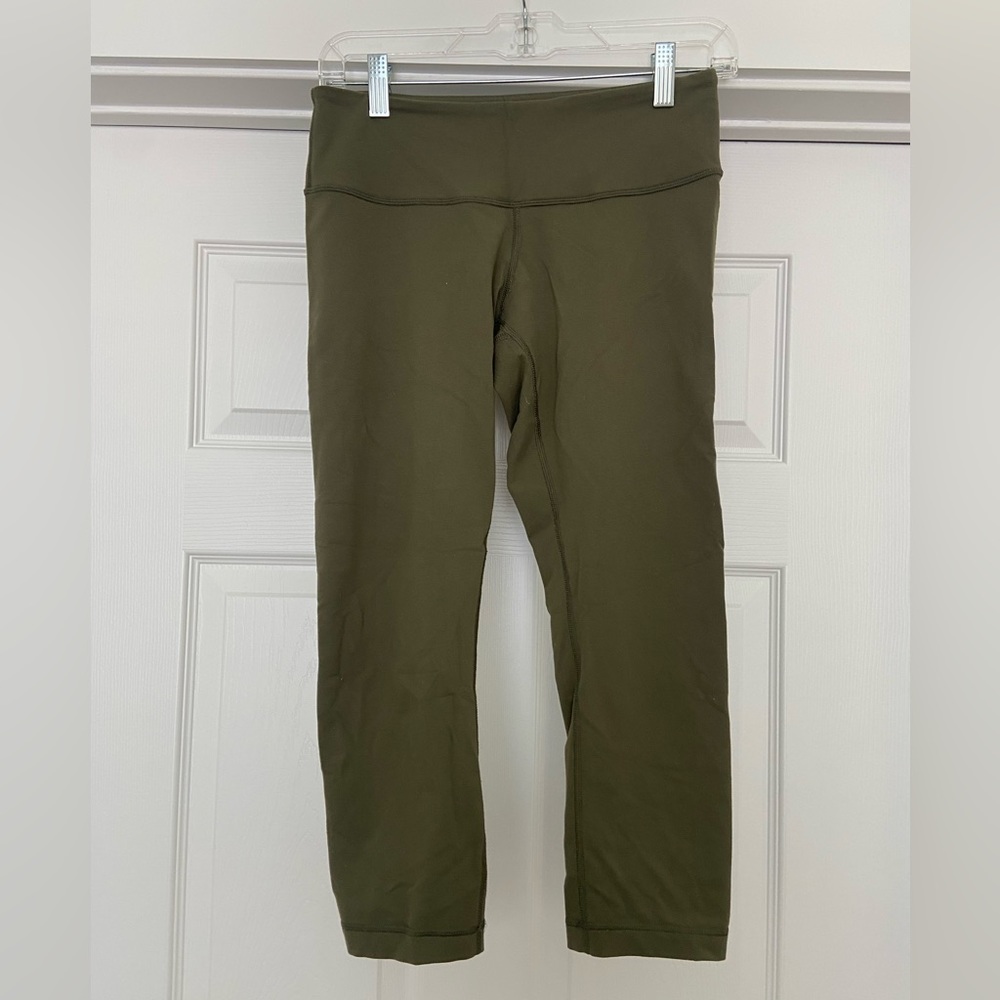 Lululemon Wunder Under Cropped Leggings